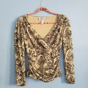 Nine&Co  tan and black surplice shirt. Size S